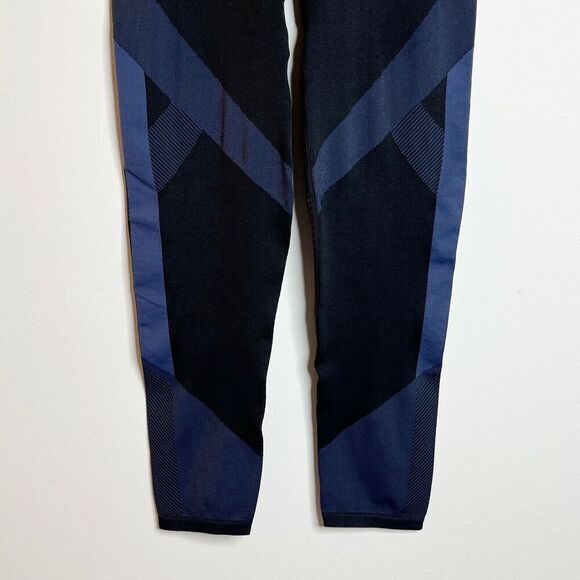 Pink Victoria's Secret Womens Cool & Comfy Leggings Sz L Multi Knit Black & Blue - Picture 5 of 10